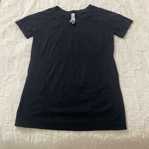 Athleta black momentum tee
